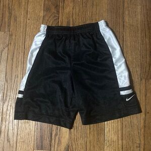 Kids Nike Black and White Athletic Shorts Size 5